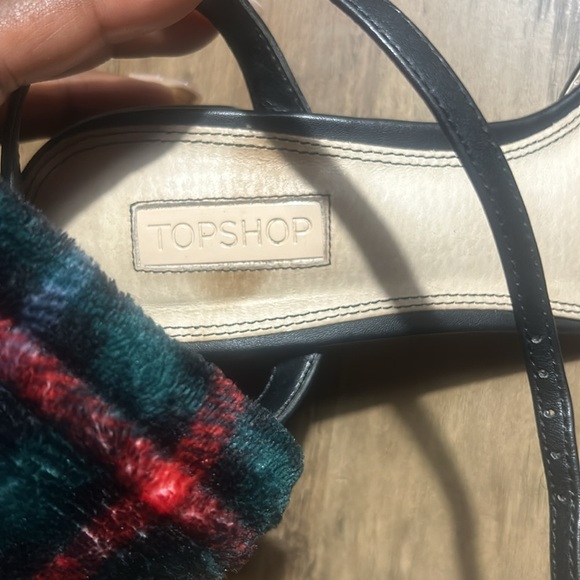 New Tooshop Black Strappy Heels looks just like the Chanel - Picture 4 of 6